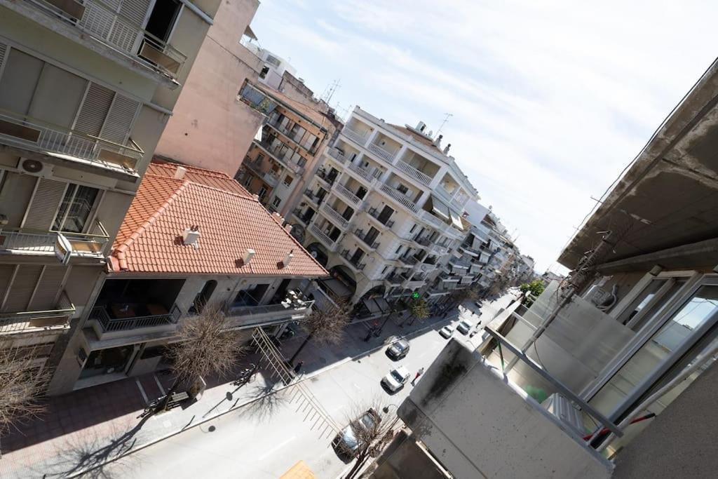 Apo-Zachari Elegant Apartment Larissa Exterior foto